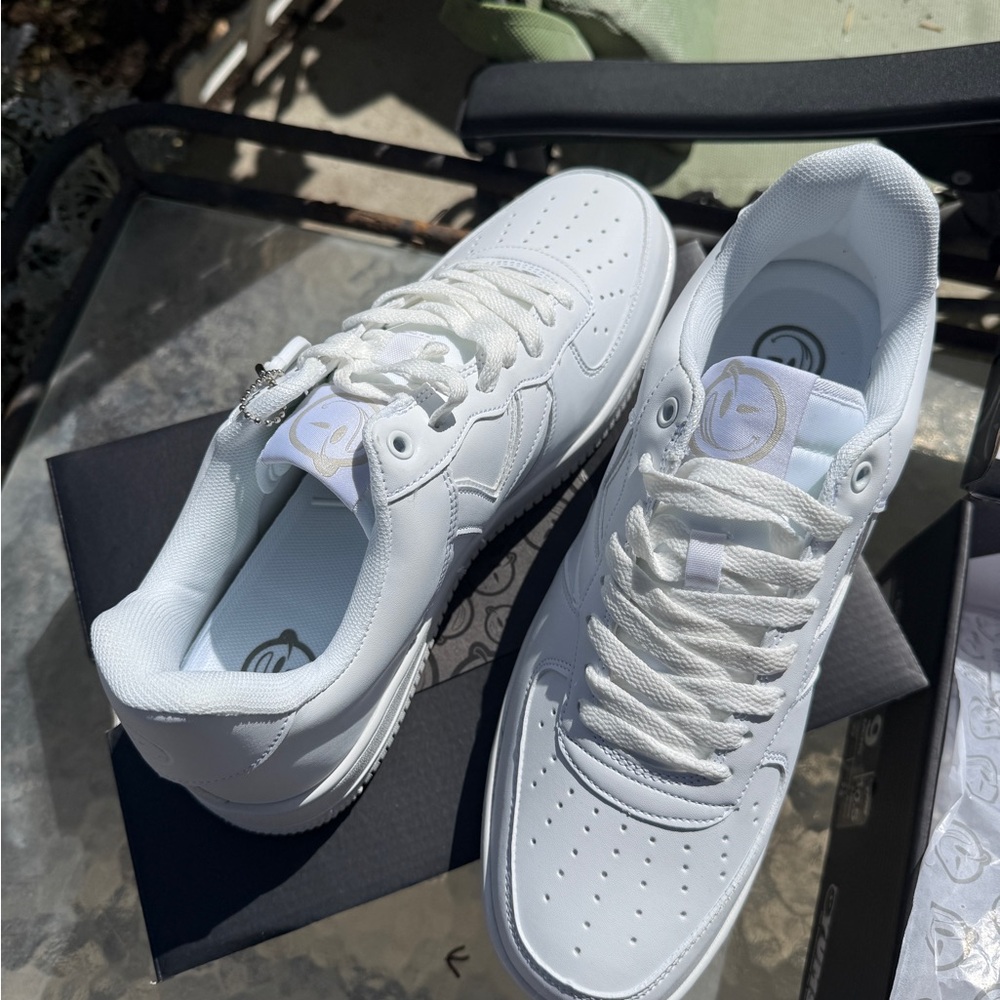 YUMS Sugar New White Size 9 Men’s 10 1/2 Women’s